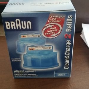 Braun clean & charge refills (2)
